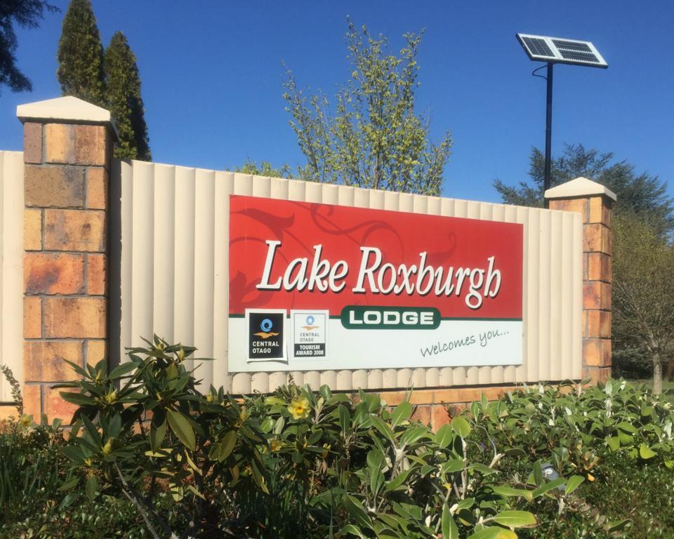 Lake Roxburgh Lodge Buitenkant foto