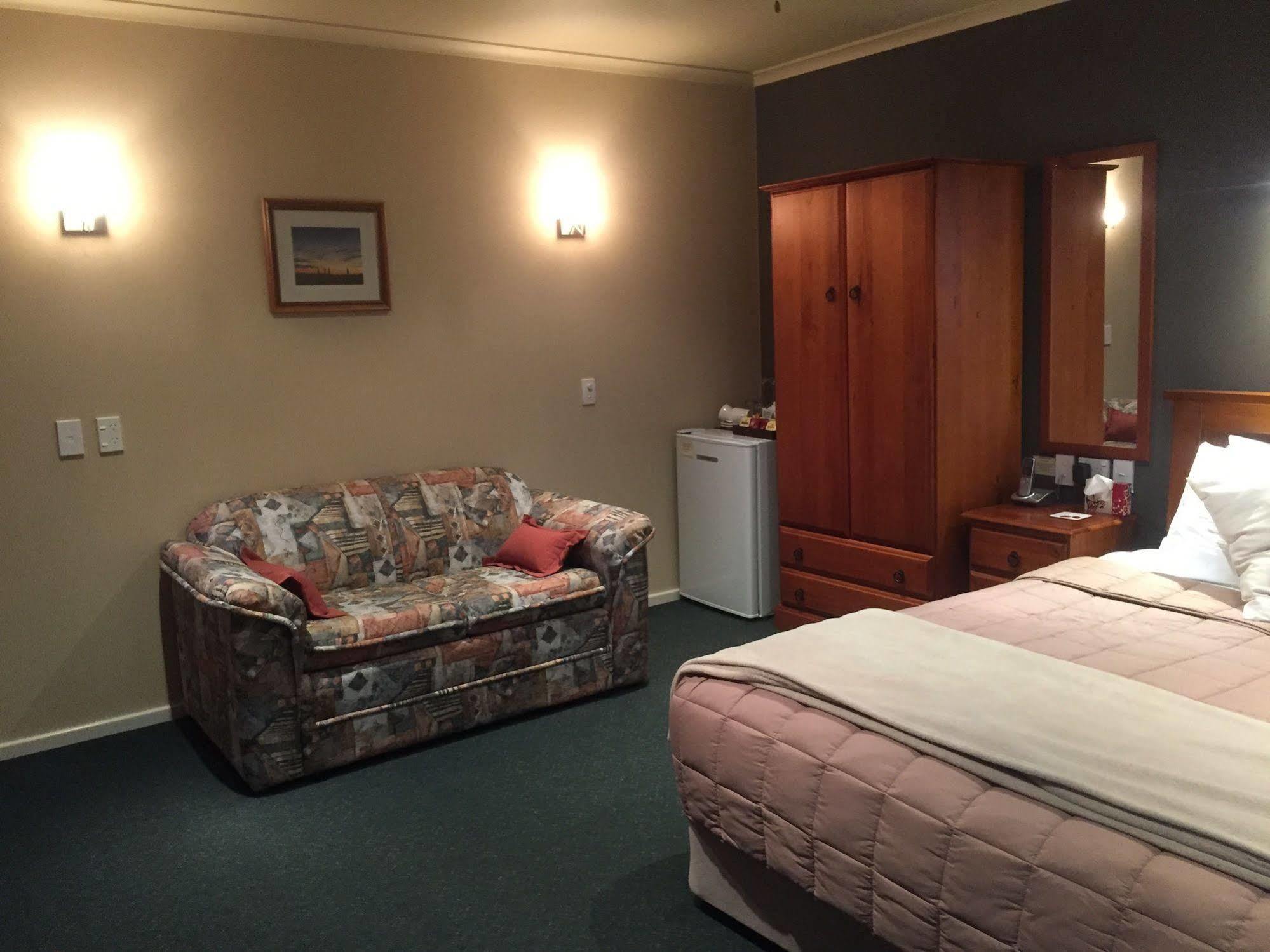 Lake Roxburgh Lodge Buitenkant foto