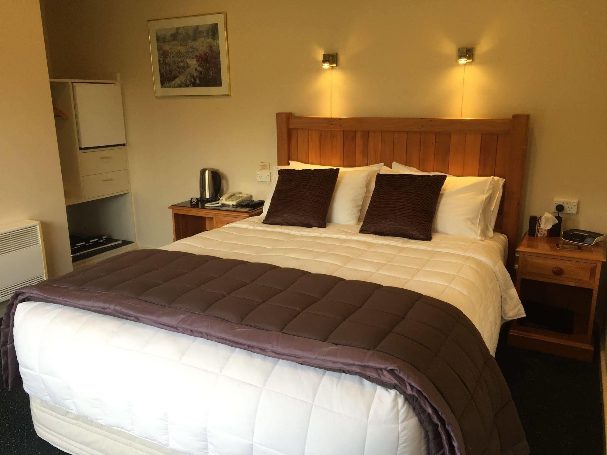 Lake Roxburgh Lodge Buitenkant foto