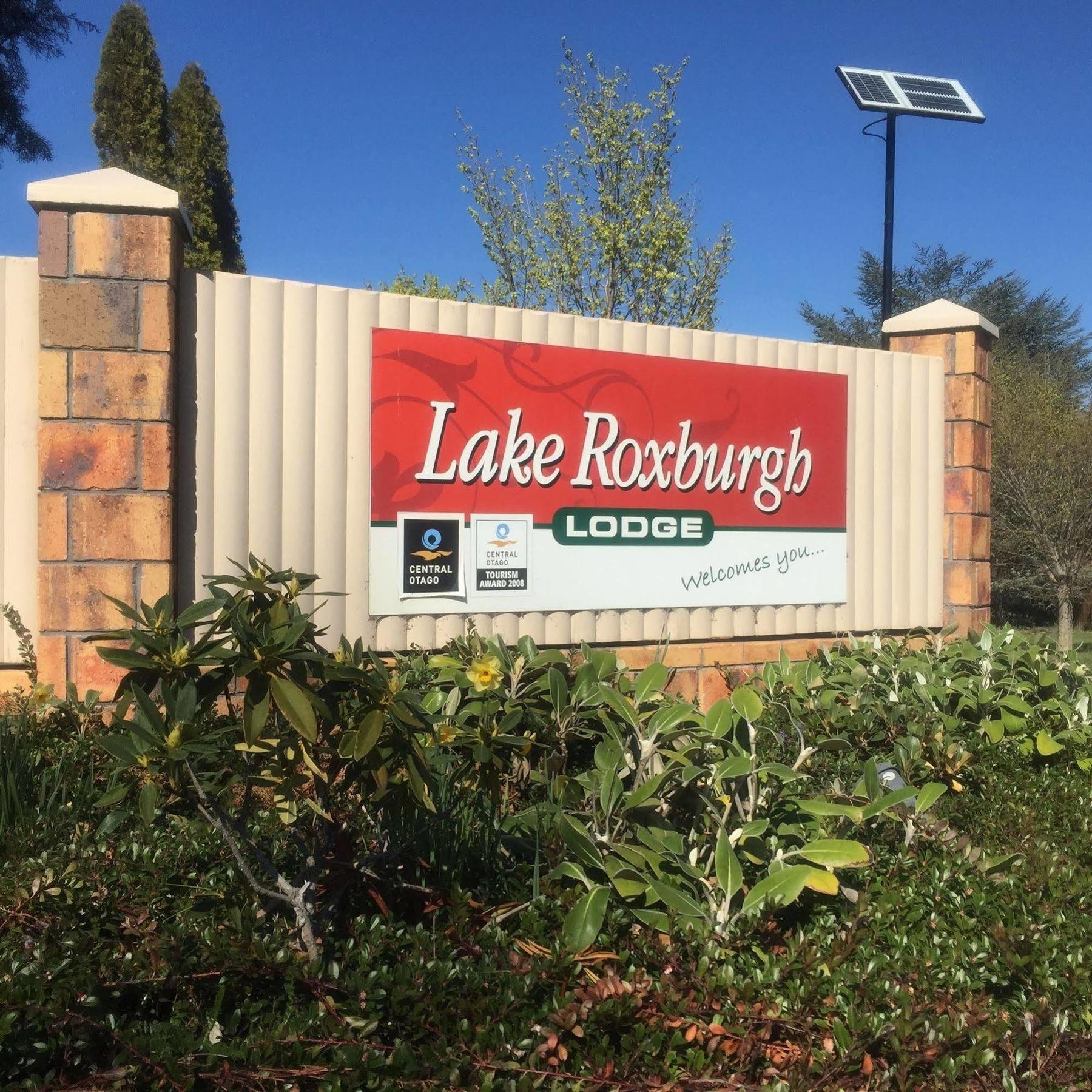 Lake Roxburgh Lodge Buitenkant foto