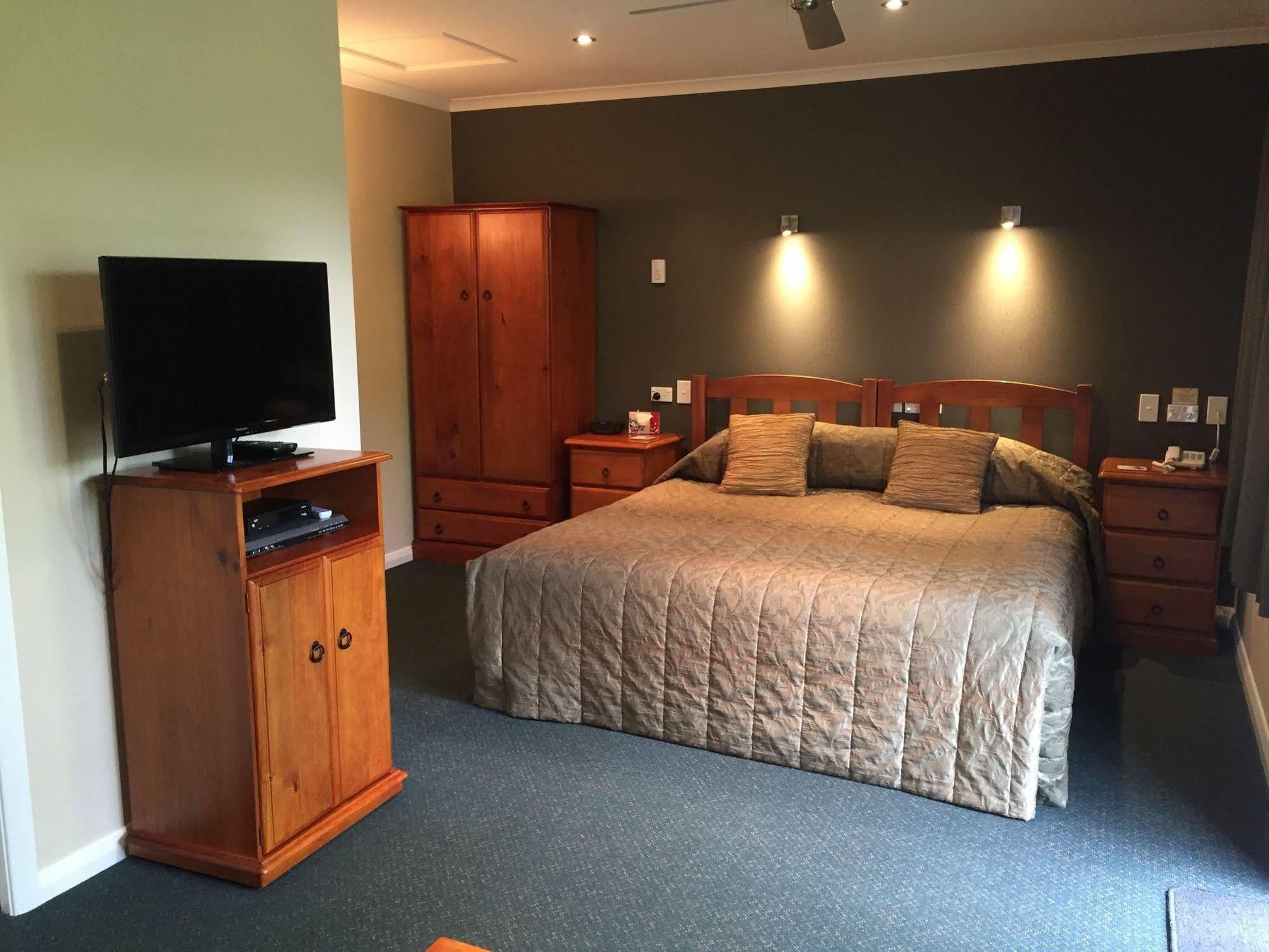 Lake Roxburgh Lodge Buitenkant foto